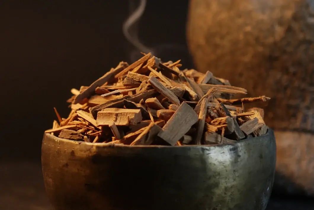 sandalwood chips